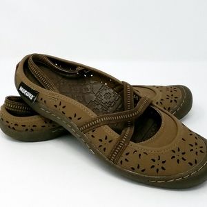 NWT MukLuks Erin Slingback Shoe Size 9